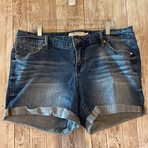 Torrid denim shorts women's size 16 blue jean rolled short plus